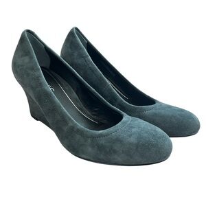 Vionic Camden Gray Suede Round Toe Wedge Heel Dress Shoe